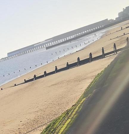 Lovely 2-Bed Caravan In Walton On The Naze Kültér fotó