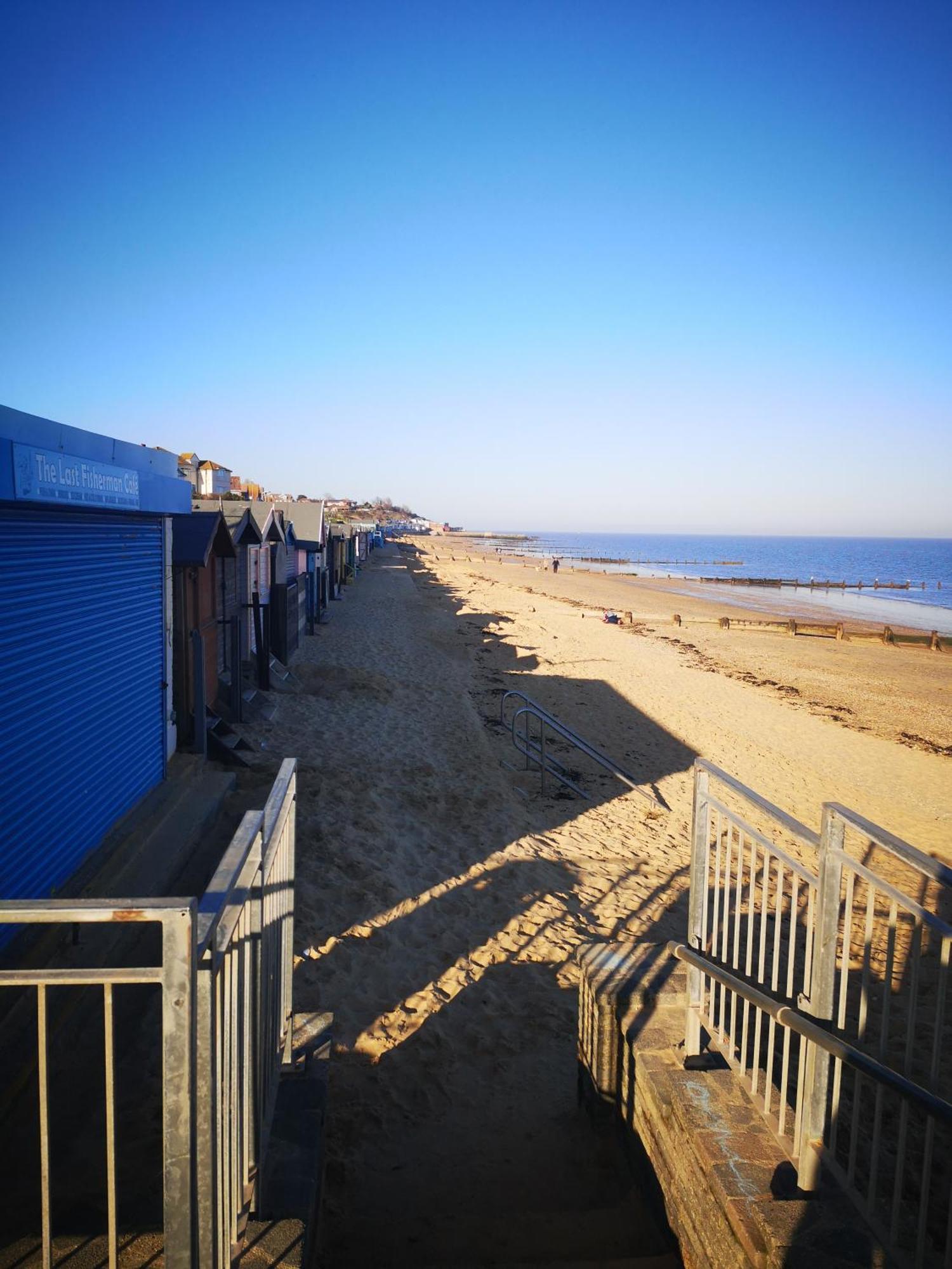 Lovely 2-Bed Caravan In Walton On The Naze Kültér fotó